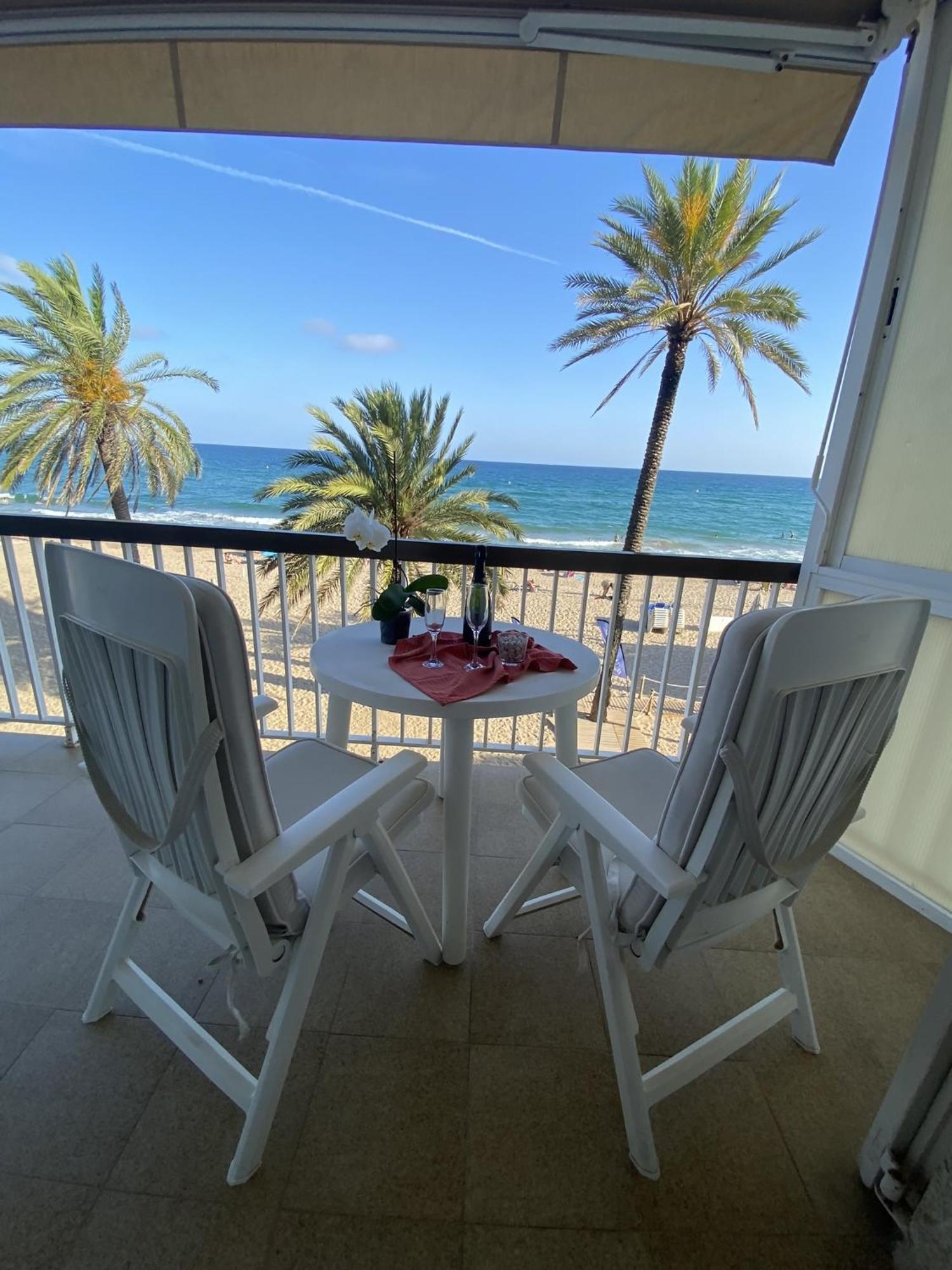 El Velero Una Terraza Al Mar Apartment Calafell Exterior photo